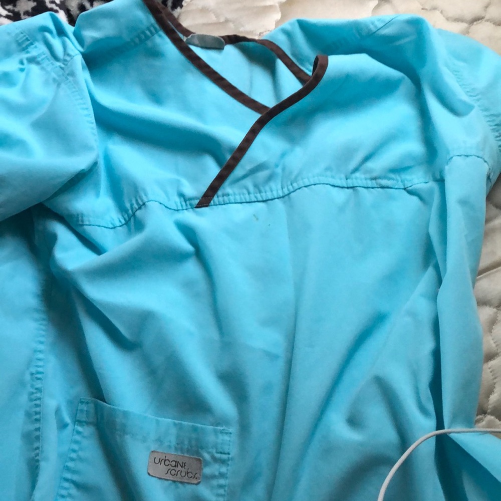 Scrub top